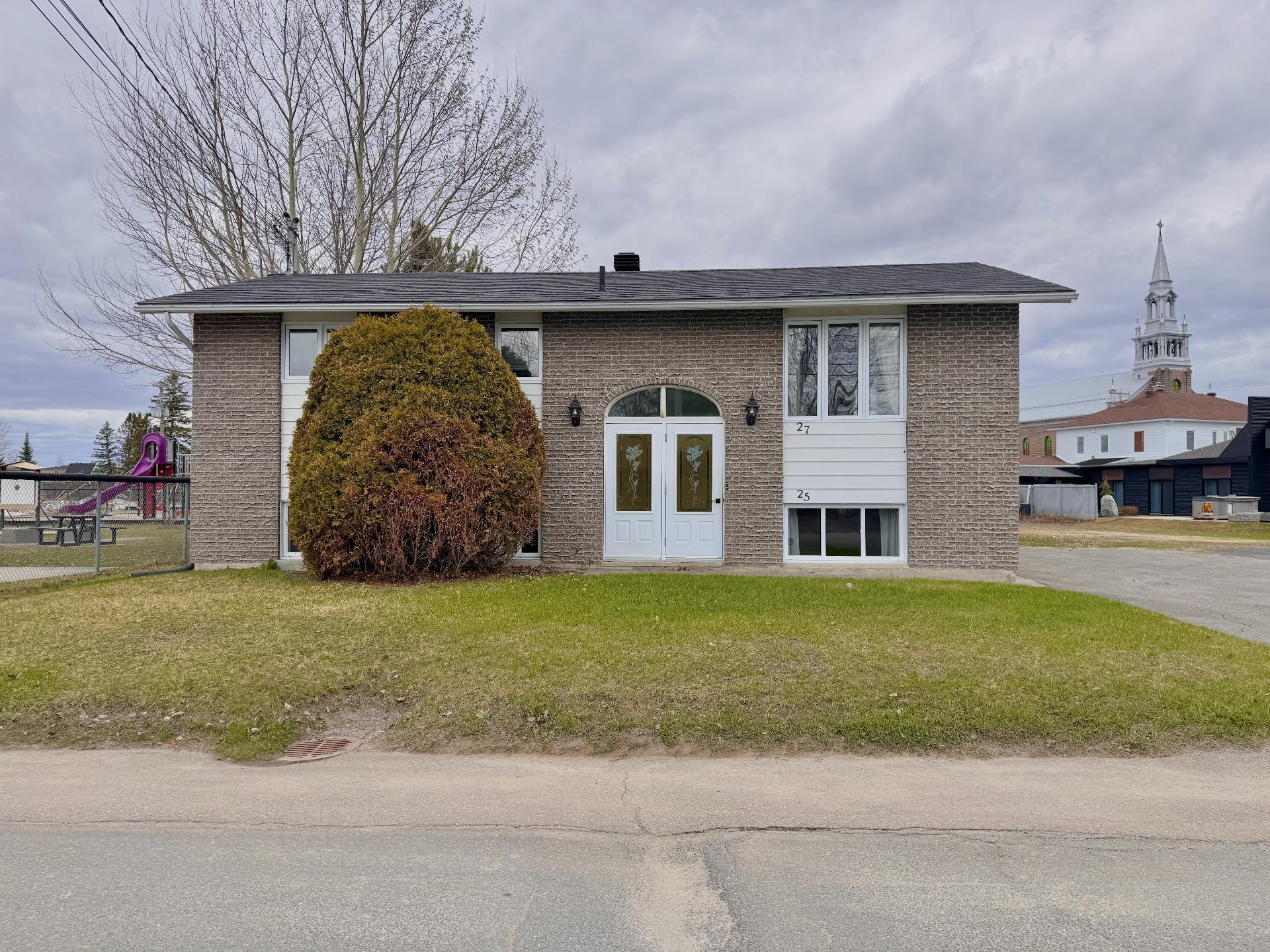 25-27 Rue Blackburn — photo 1