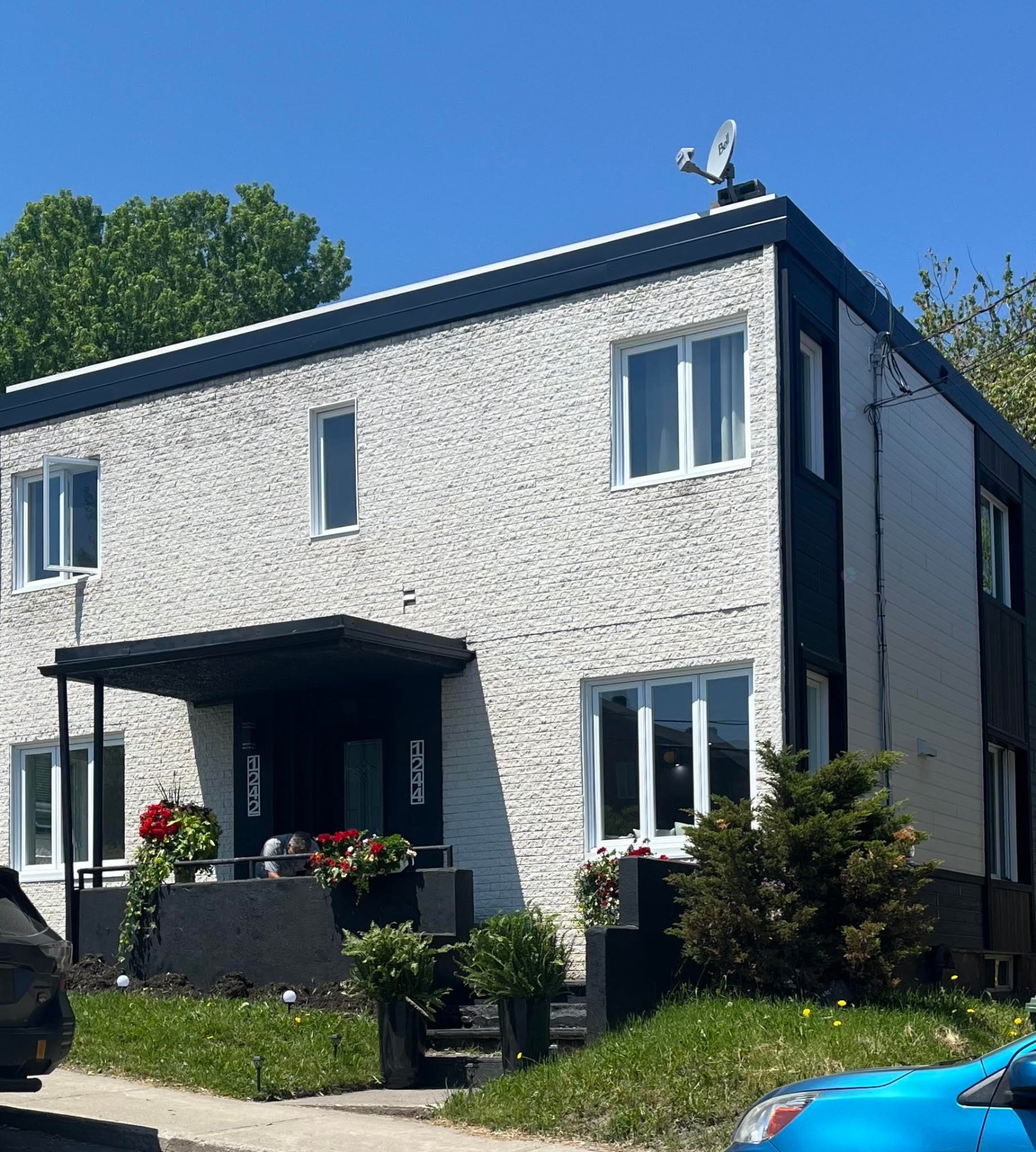 1242Z-1244Z 2e Avenue — photo 2