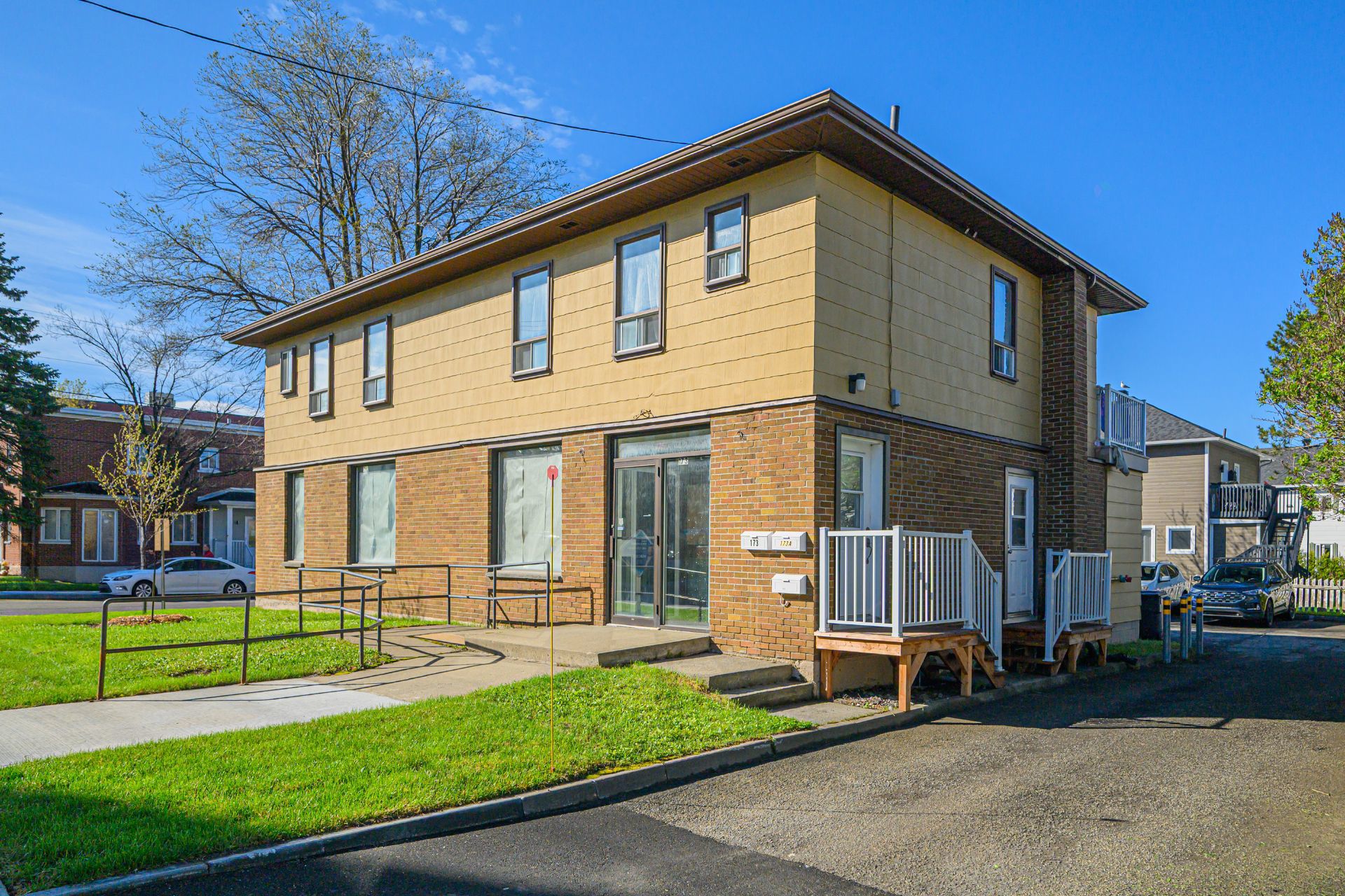 173-175 Av. Rouleau — photo 1