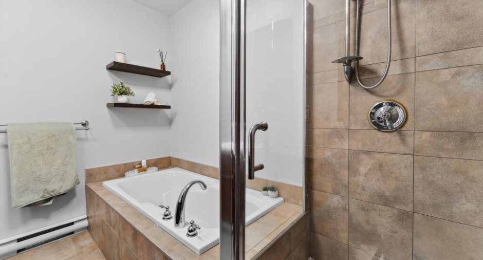 Ensuite bathroom