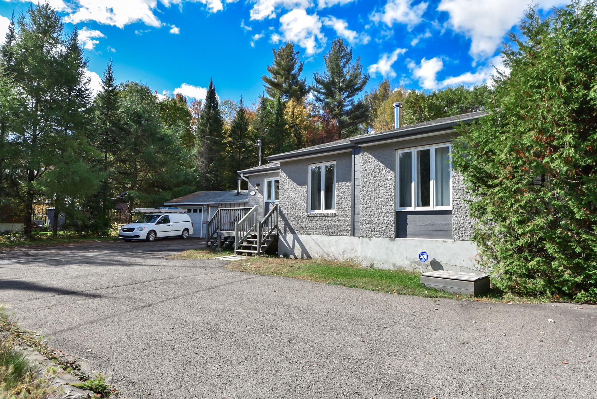 Bungalow for sale, Saint-Colomban