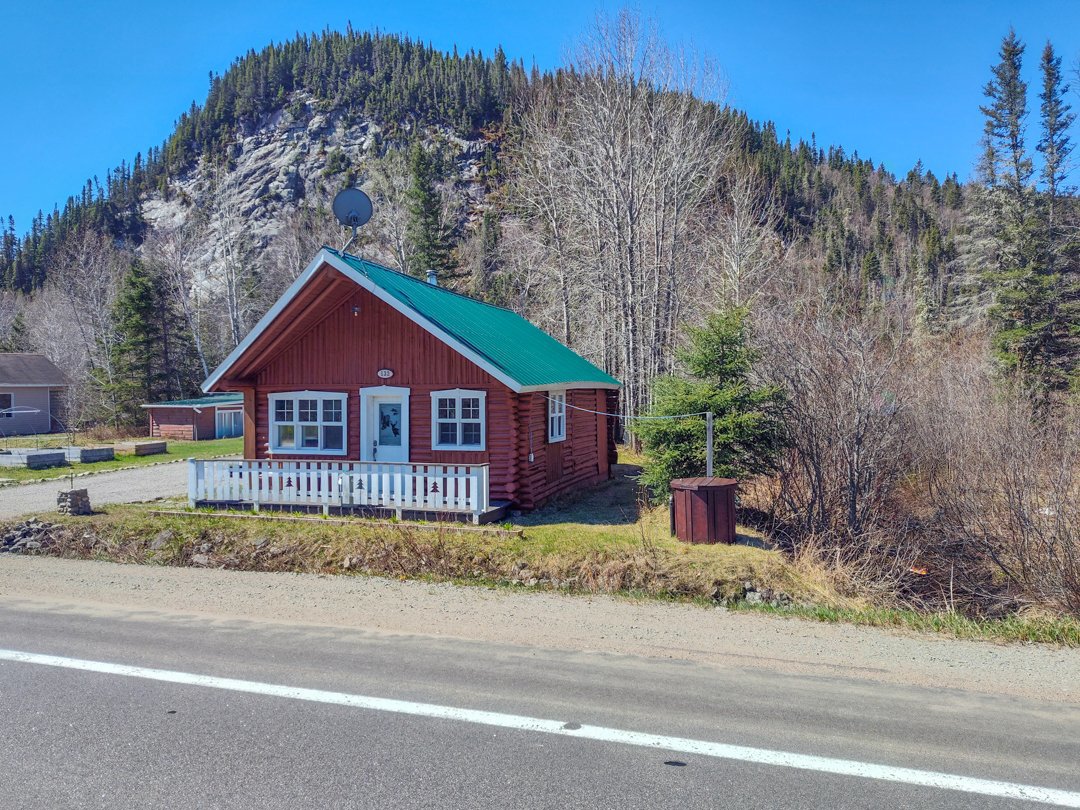 Maison de plain-pied à vendre, Rivière-Éternité