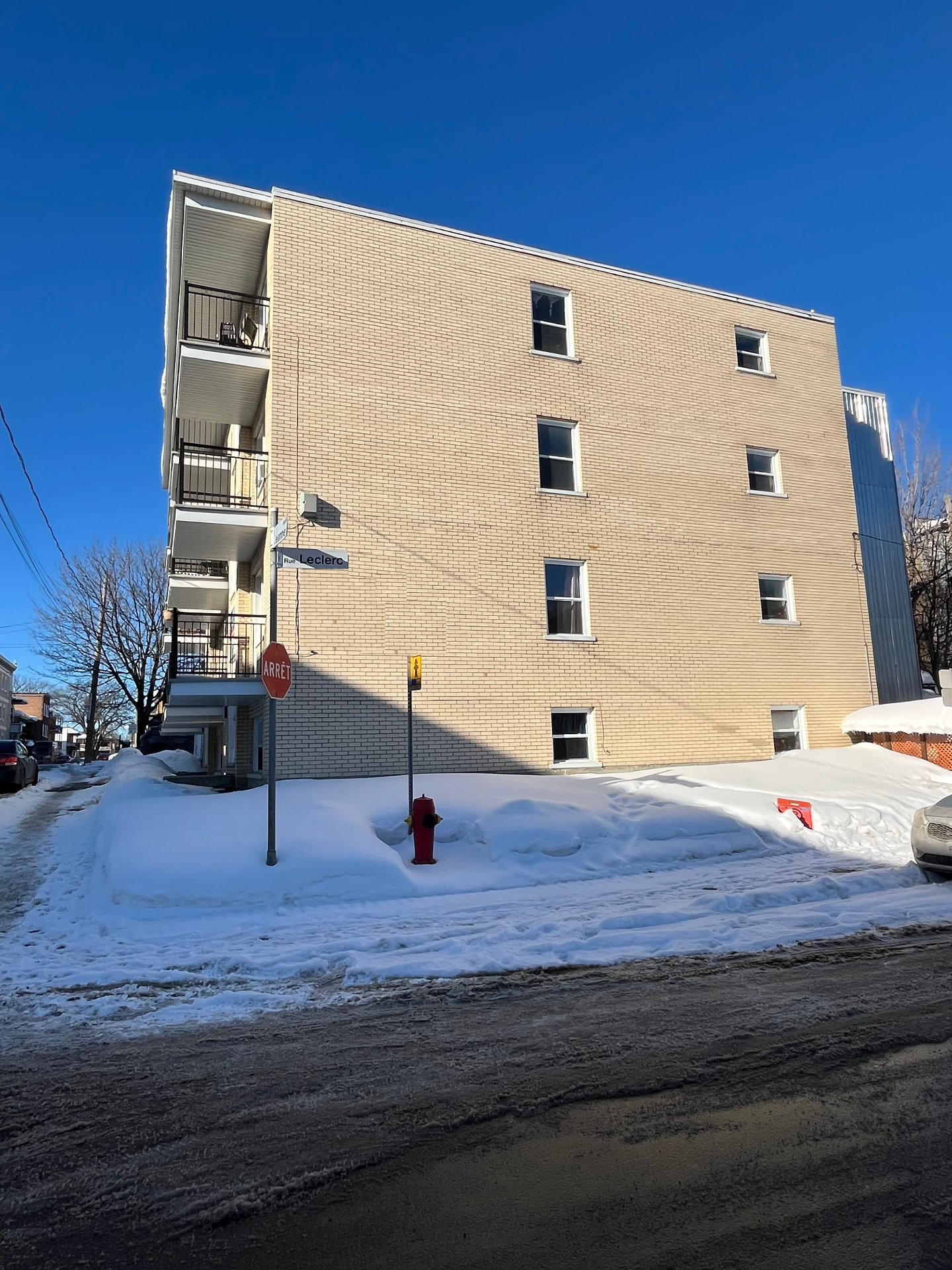1720-1722 Av. Jeanne-Mance — photo 2