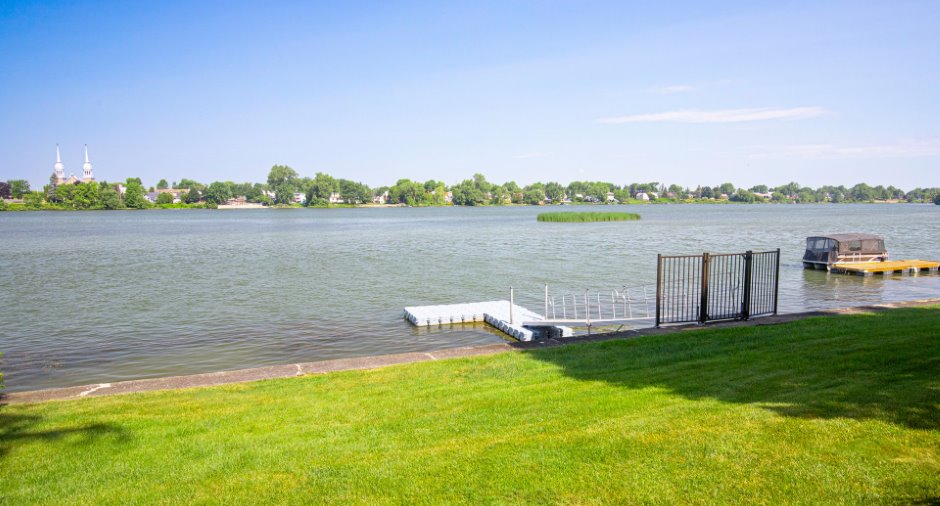 Vue sur l'eau