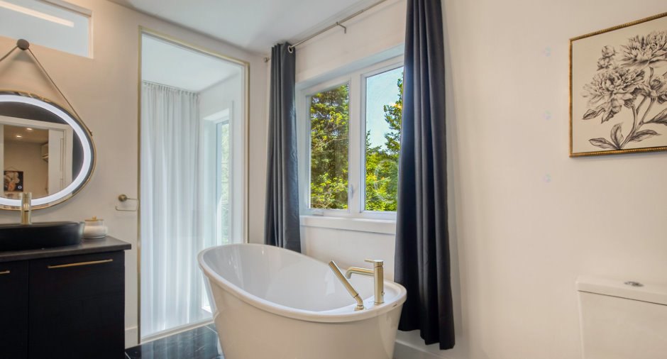 Salle de bains attenante à la CCP