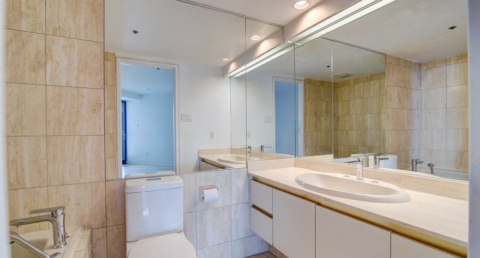 Salle de bains attenante à la CCP
