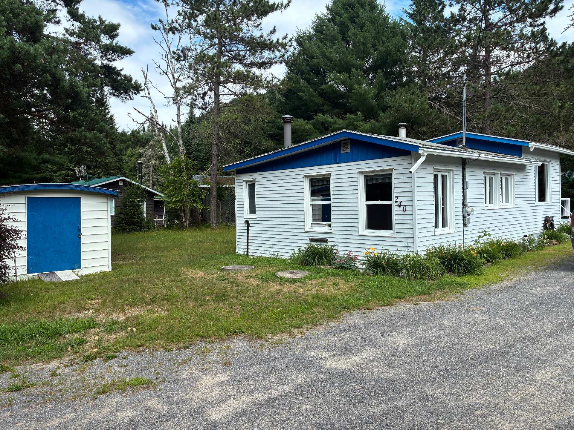 240 Ch. des Cèdres N. — photo 1