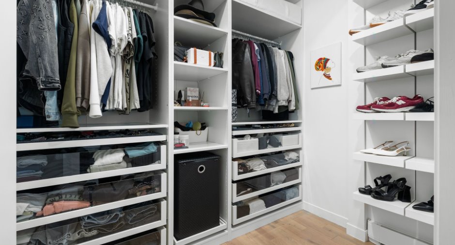 Walk-in closet