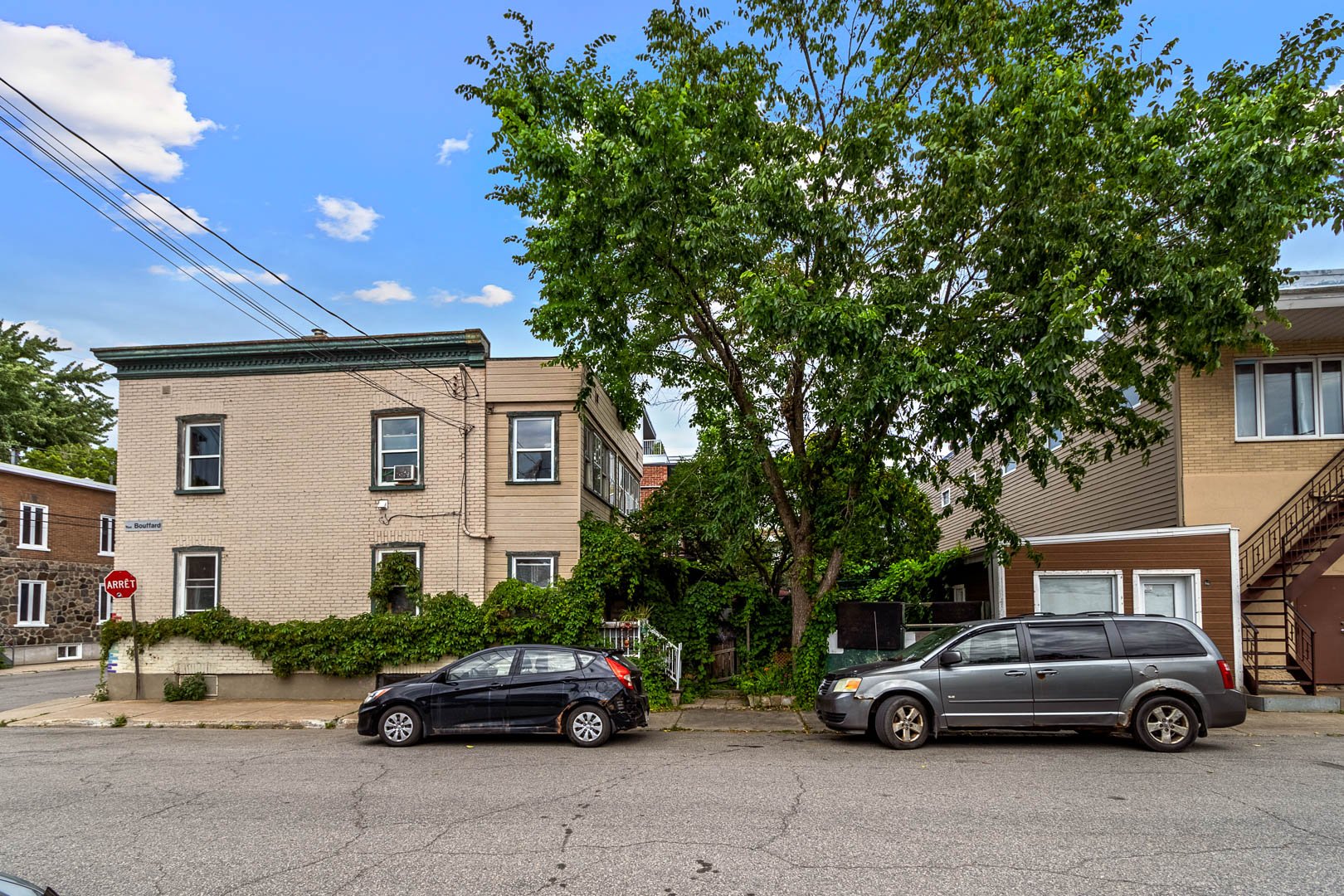667-671 Av. des Oblats — photo 1