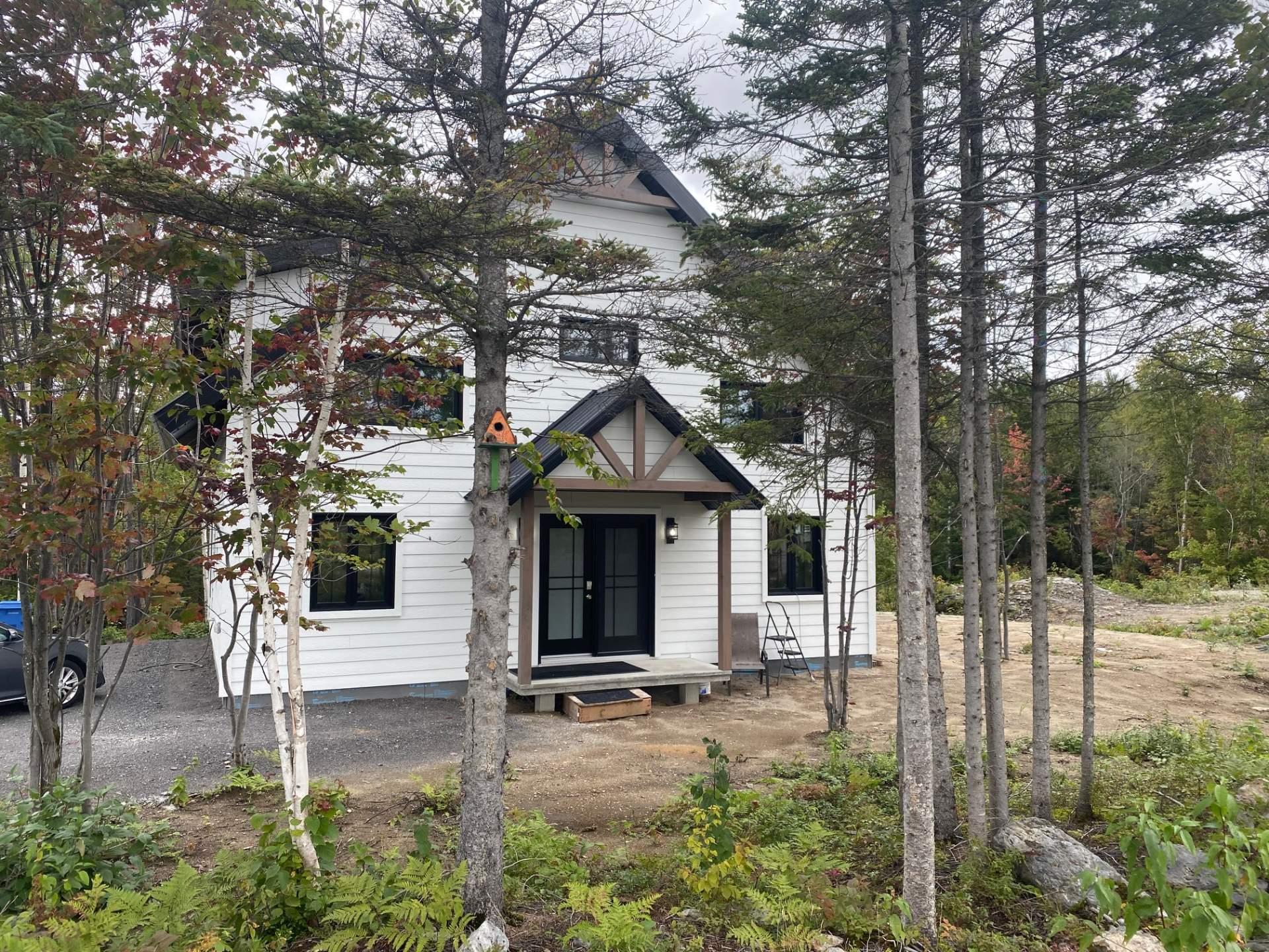 460 Ch. de la Cabane — photo 1