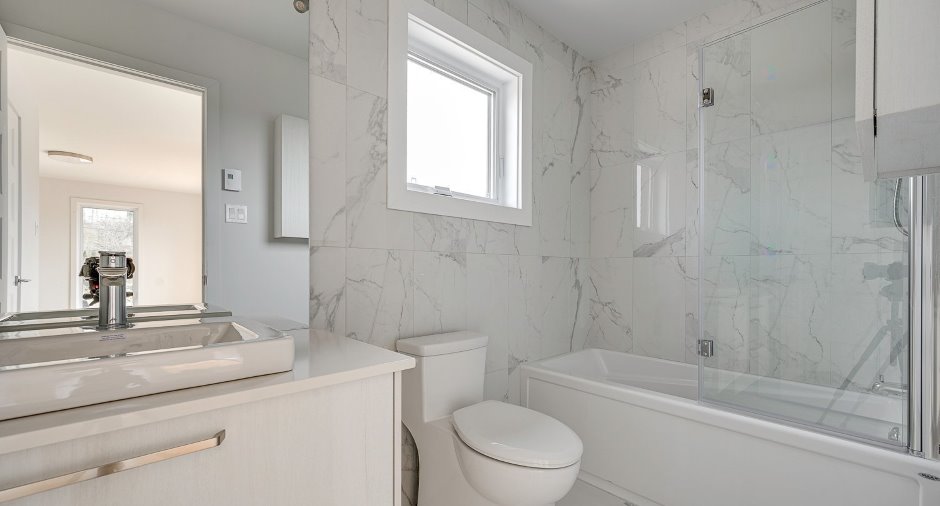 Ensuite bathroom