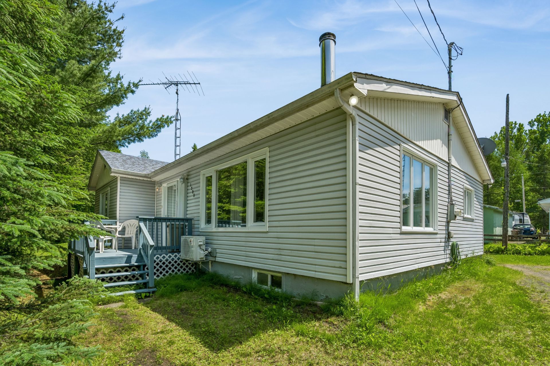 1286 Rue Catherine — photo 1
