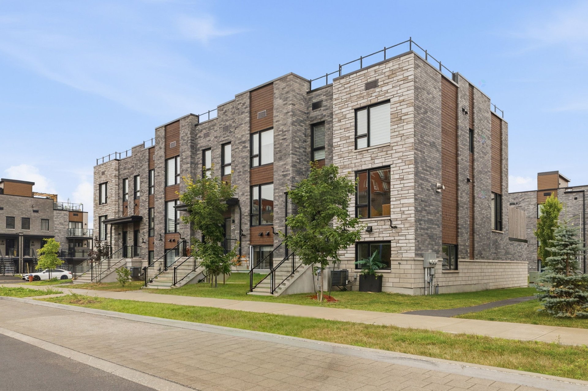 803 Rue de la Littérature — photo 1