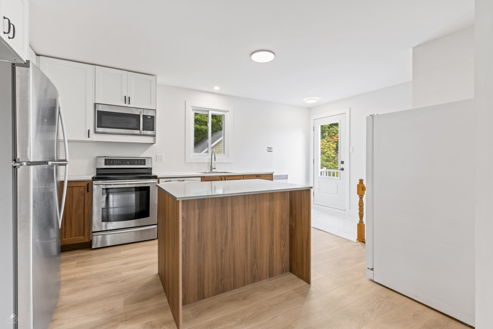 1025 Rue De Vinci — photo 3
