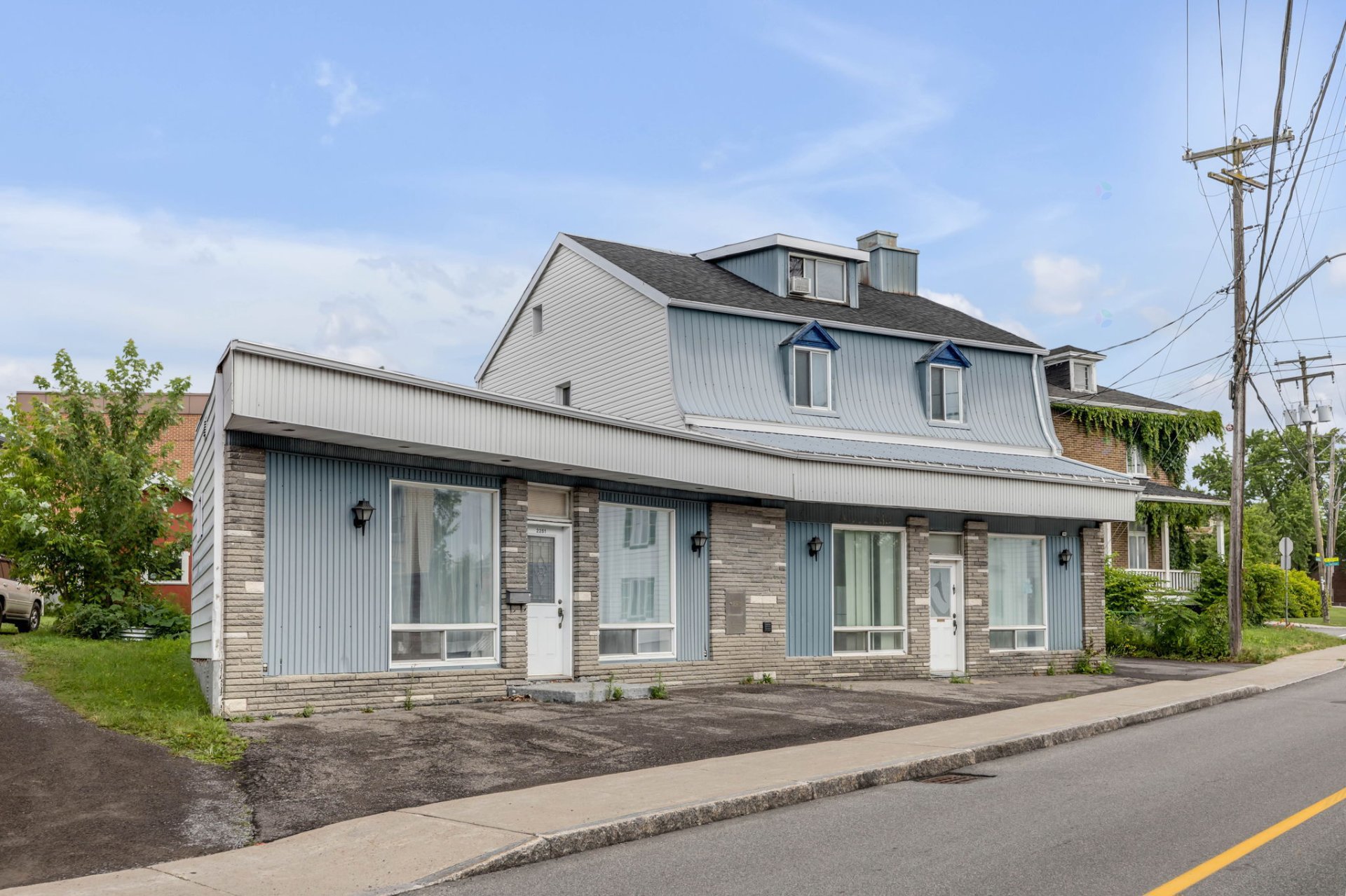 2281-2287 Av. Royale — photo 1