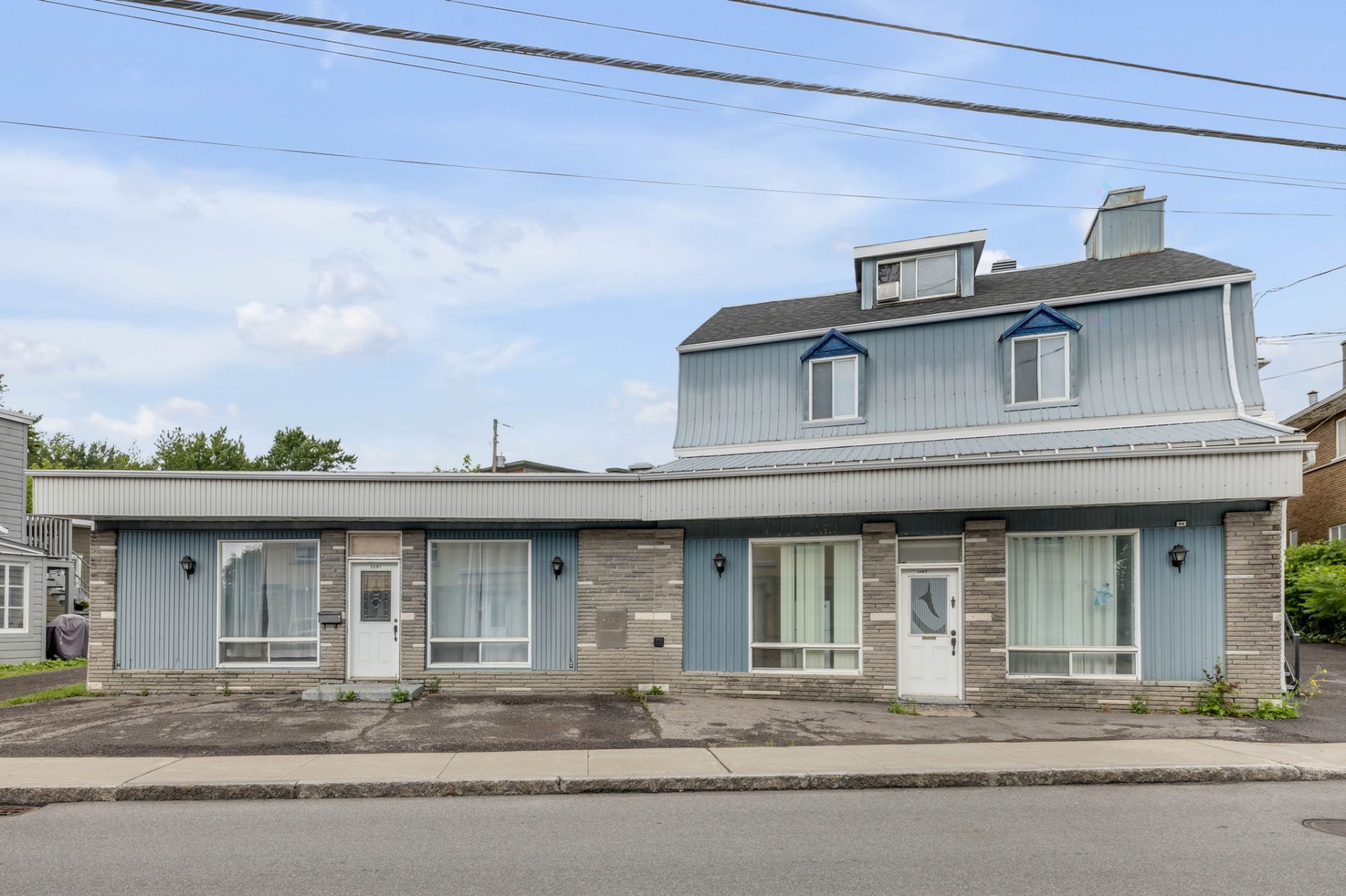 2281-2287 Av. Royale — photo 2