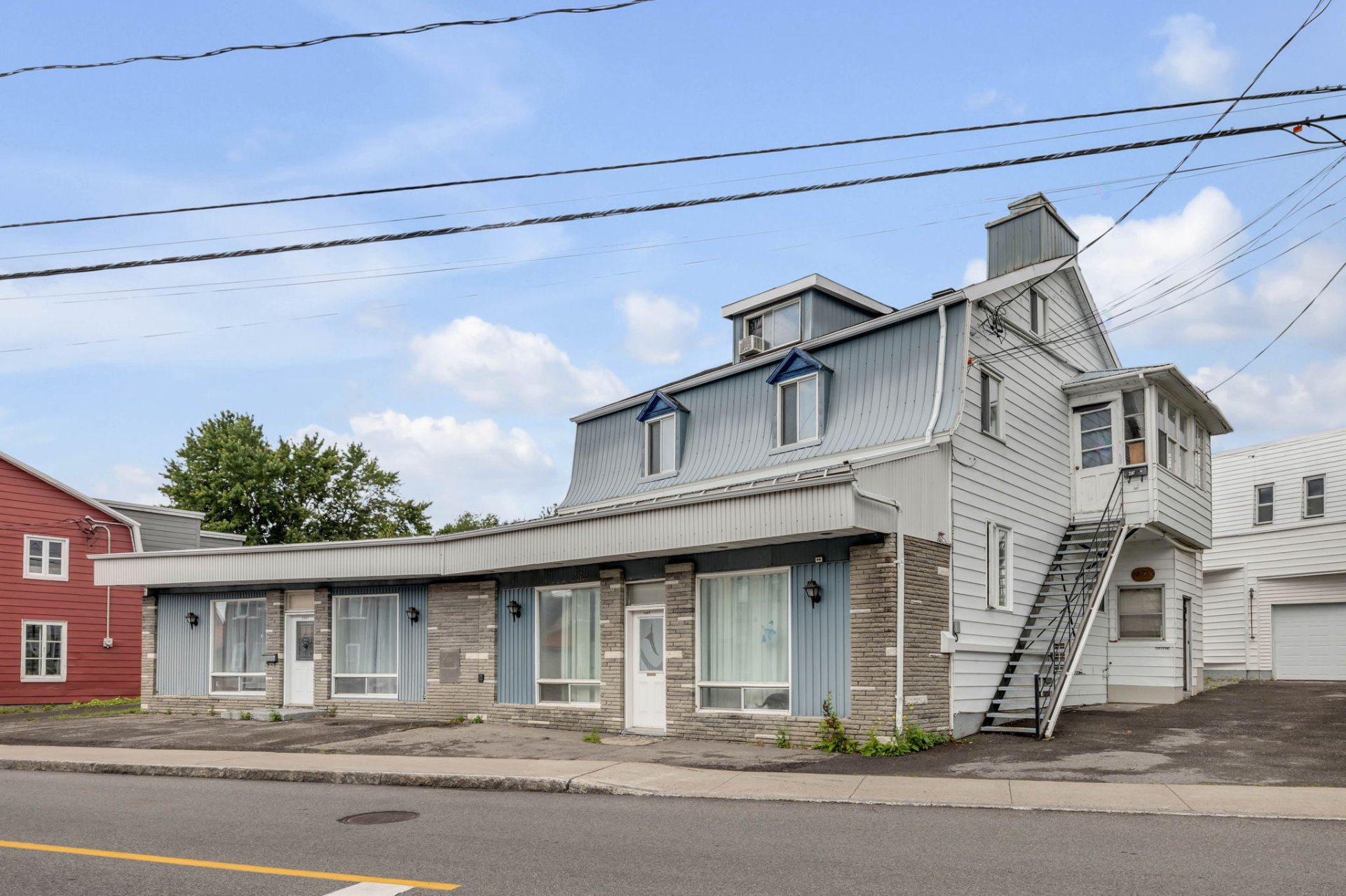 2281-2287 Av. Royale — photo 3