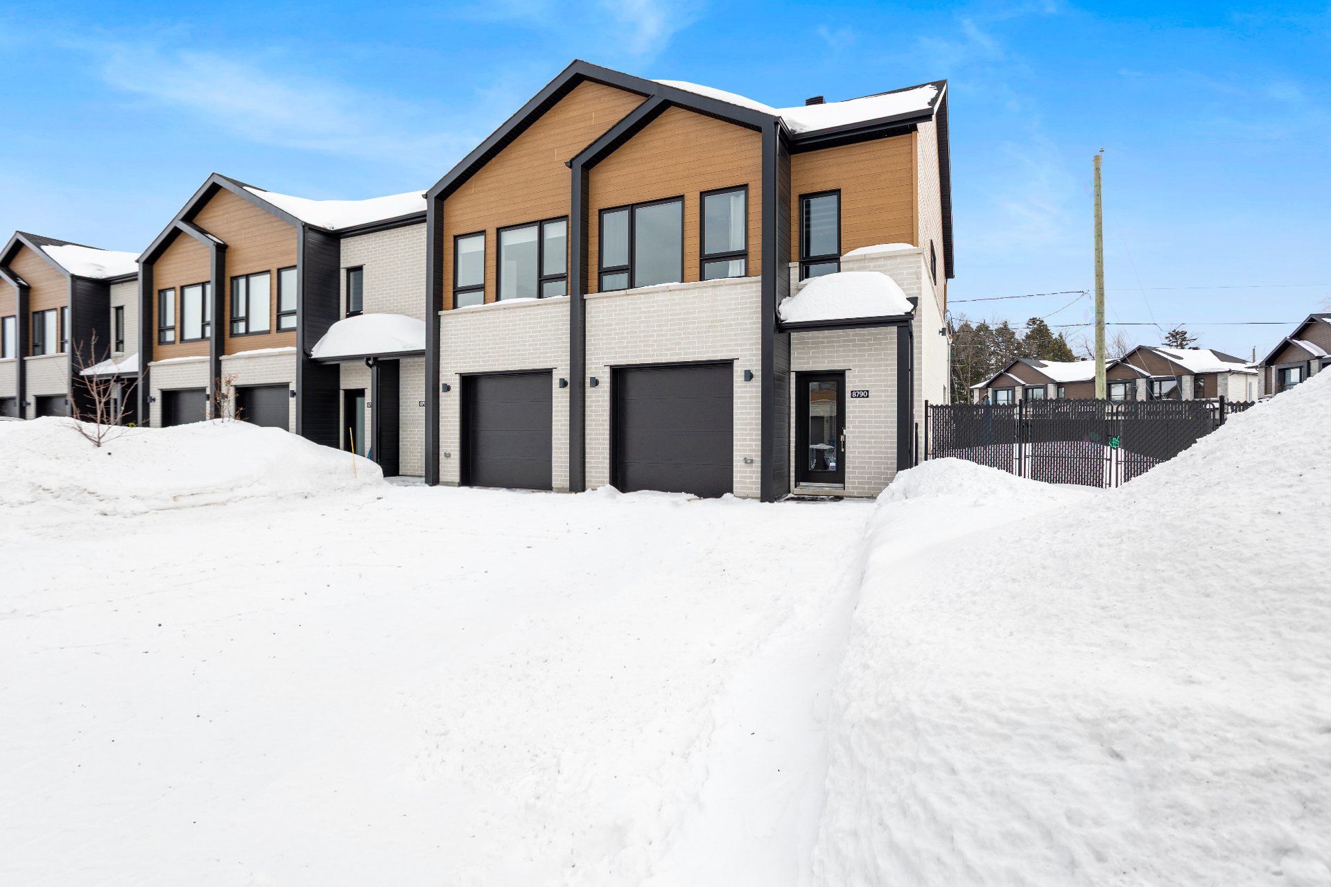 Two or more storey for sale, Mirabel