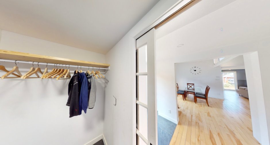 Walk-in closet