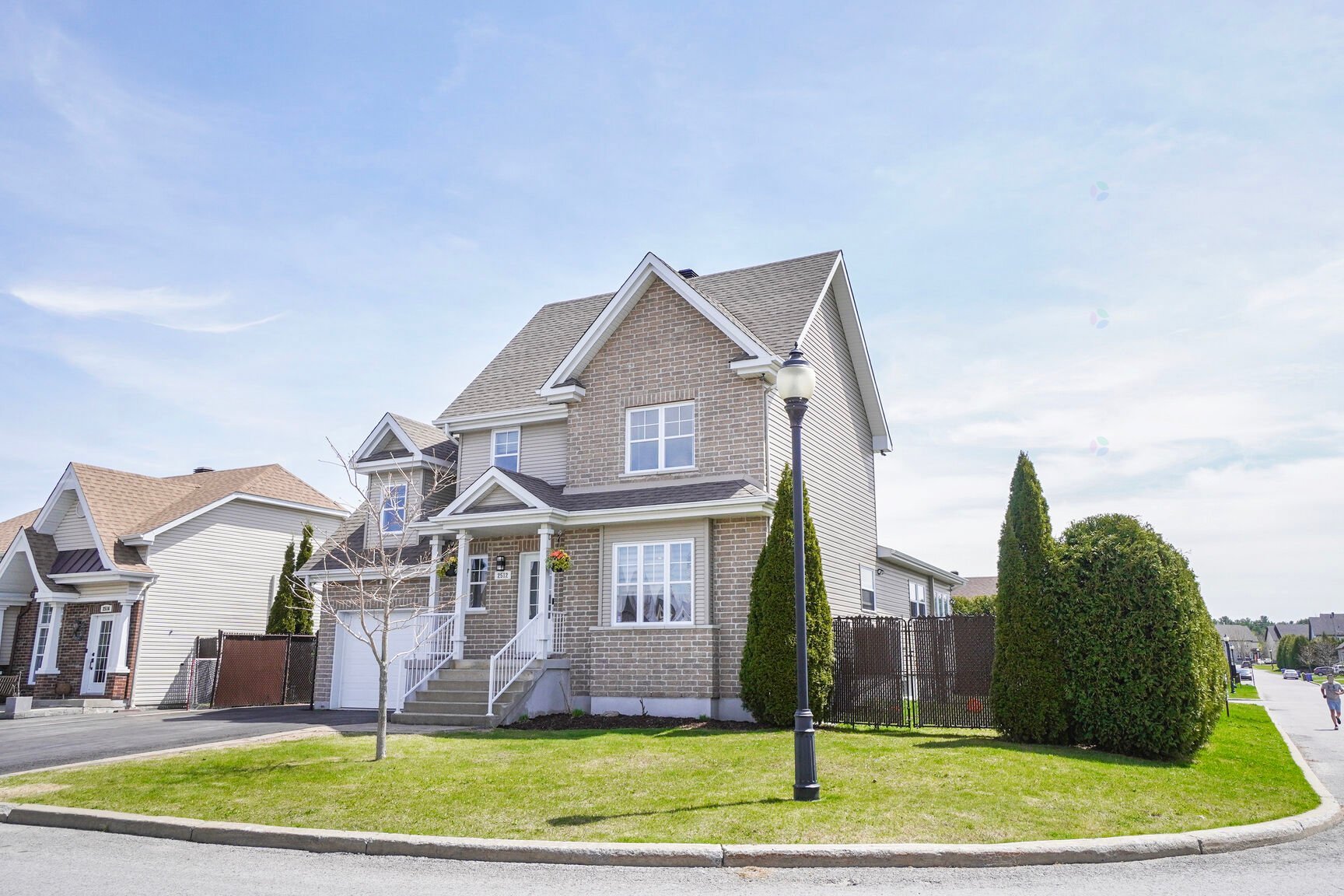 2512 Rue Robindaine — photo 1