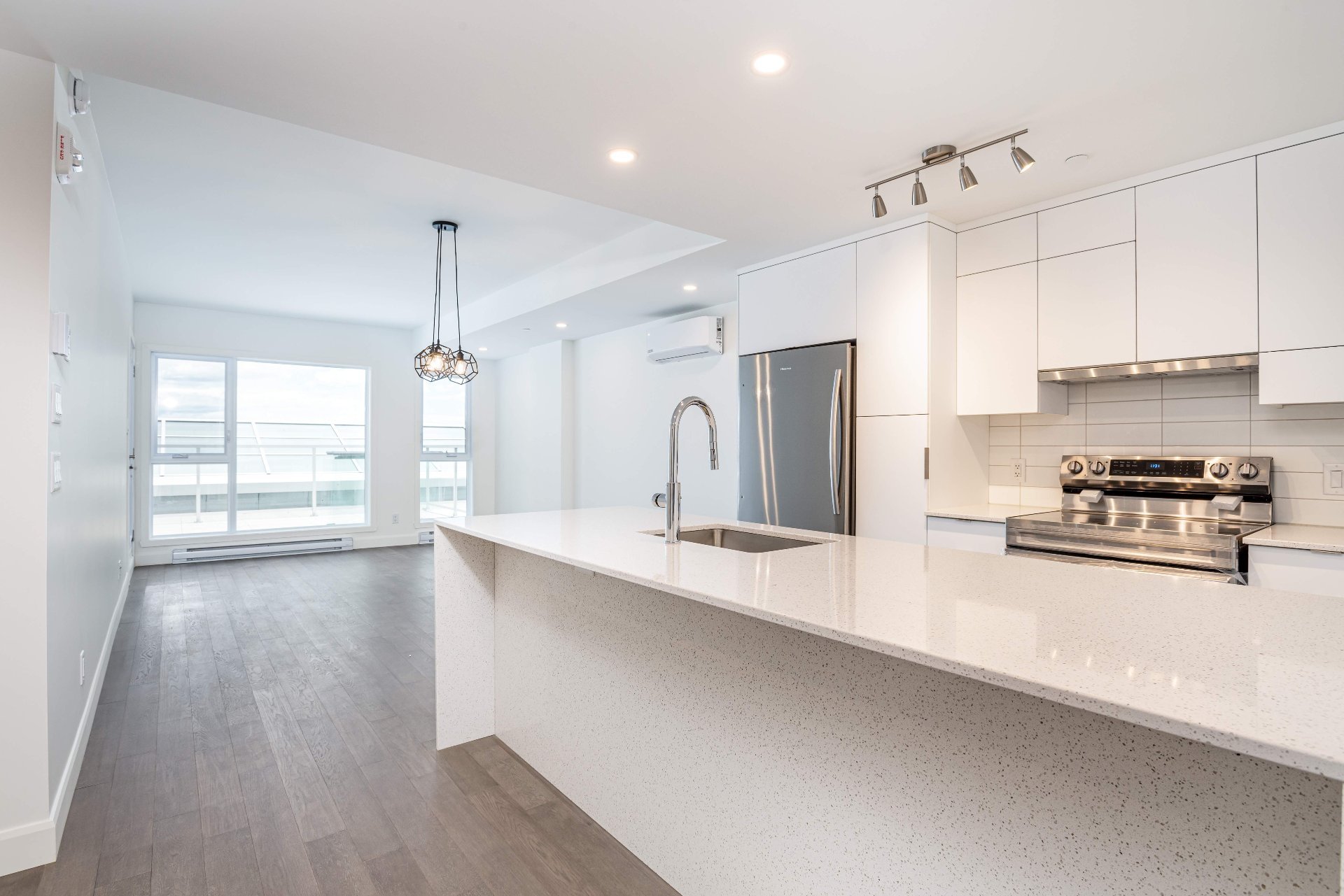 975 Av. Roland-Beaudin (#617) — photo 1