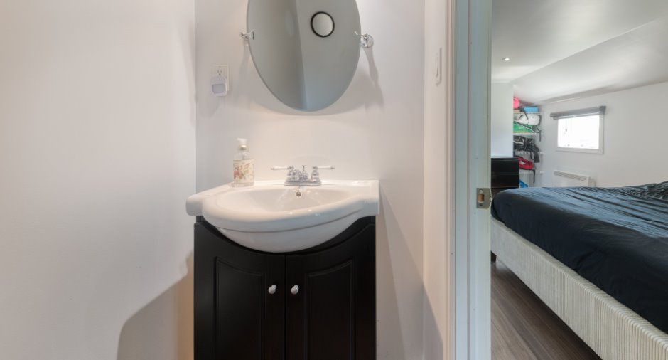 Salle de bains attenante à la CCP