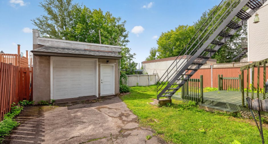 Garage