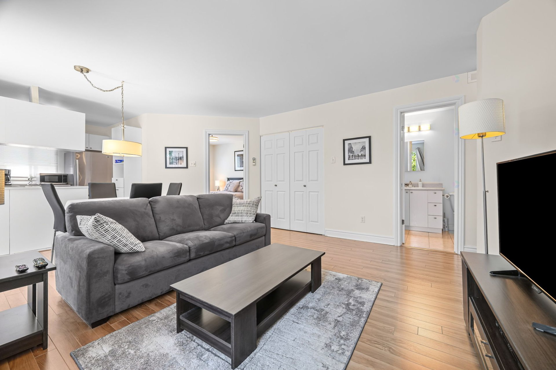 7111 Rue St-Zotique E. (#302) — photo 1