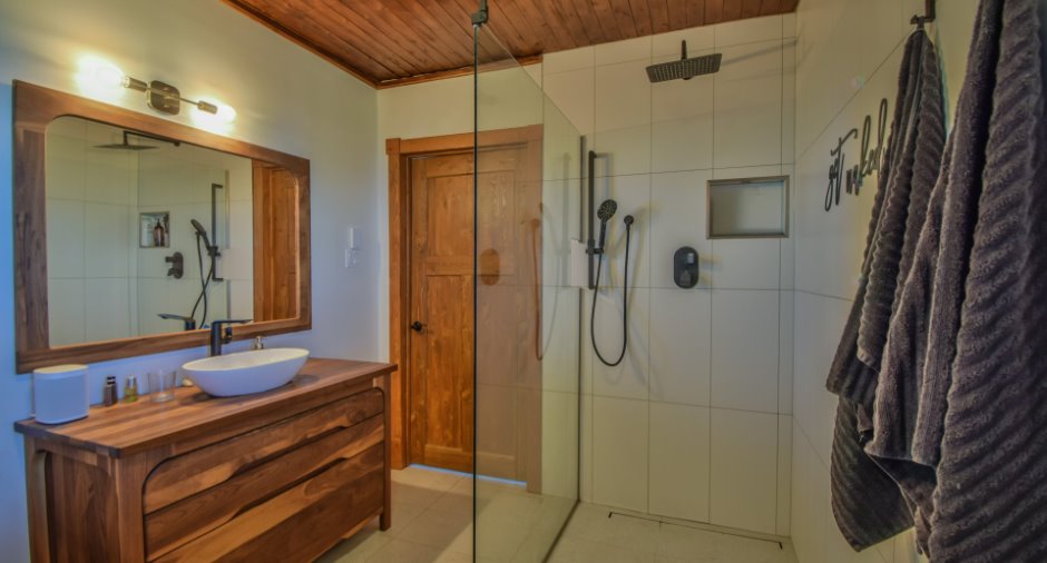 Salle de bains attenante à la CCP