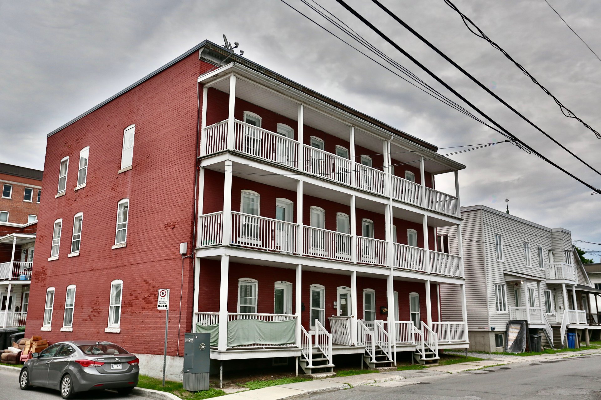 1072-1096 Av. St-Dominique — photo 1