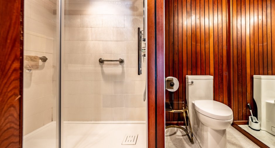 Salle de bains attenante à la CCP