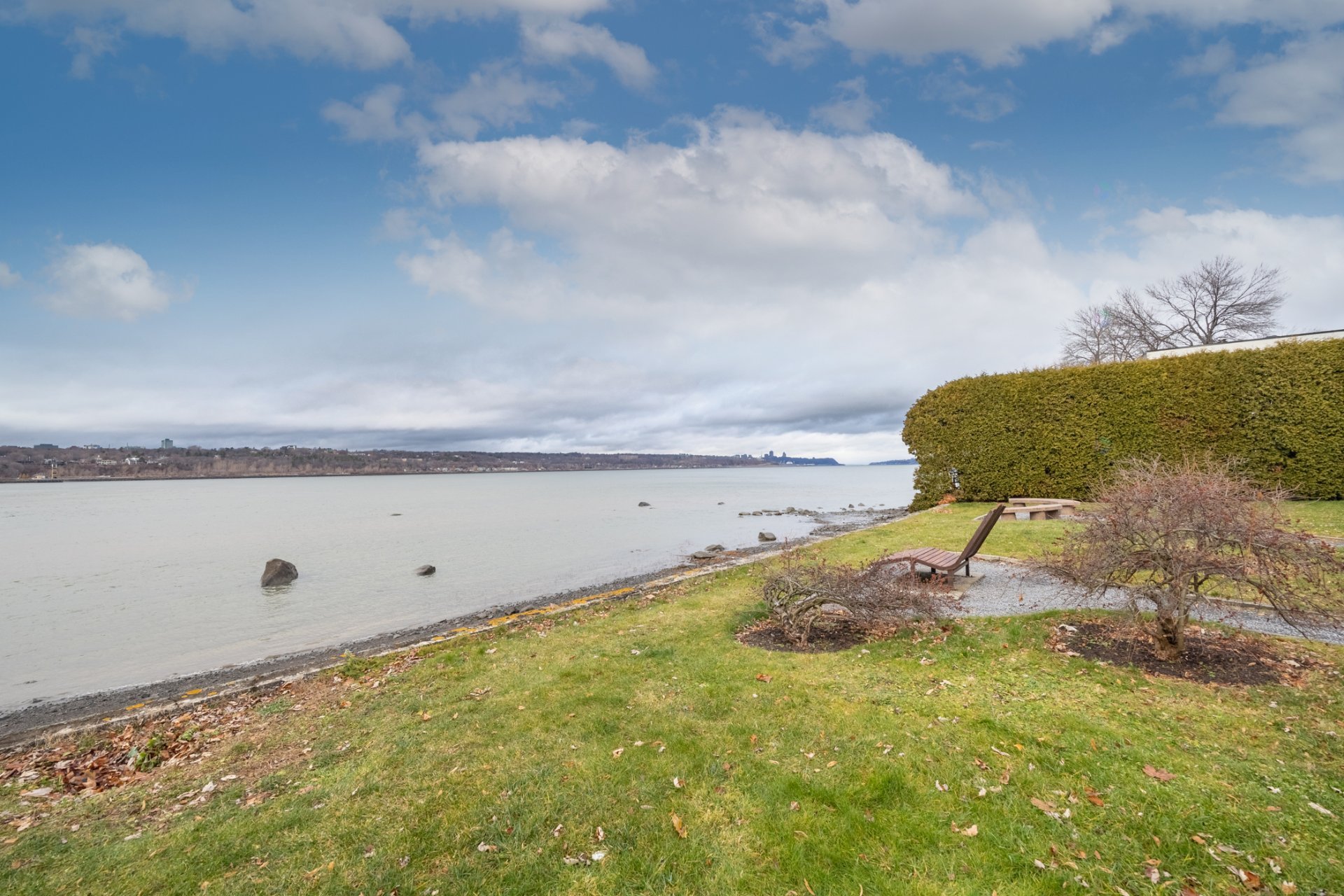 Vue sur l'eau