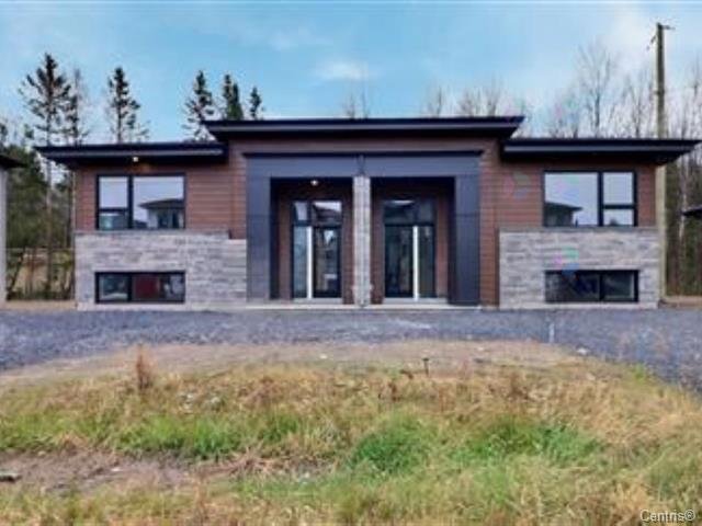 303 Rue Caron — photo 1