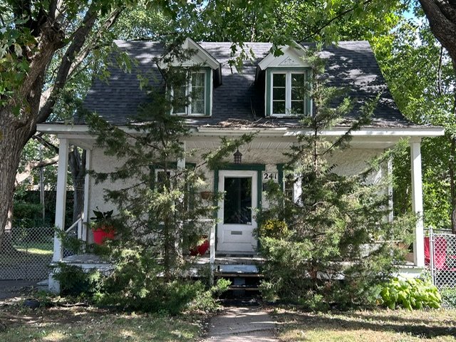 Maison à étages à vendre, Chomedey