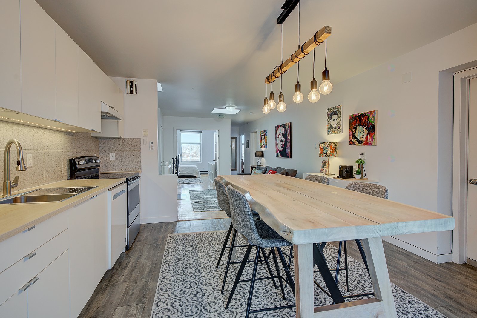 2356 Rue St-Zotique E. — photo 1