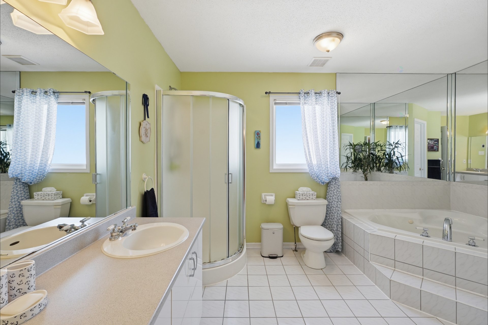 Salle de bains attenante à la CCP