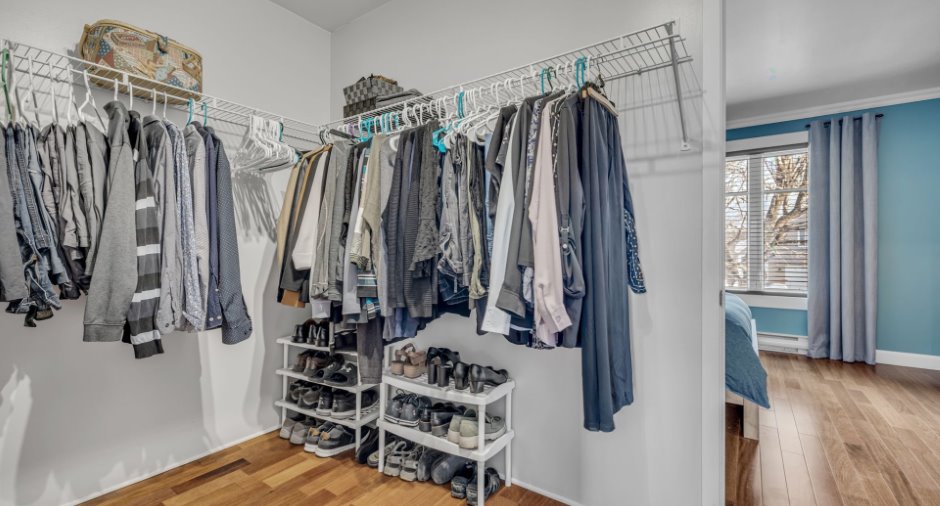 Walk-in closet