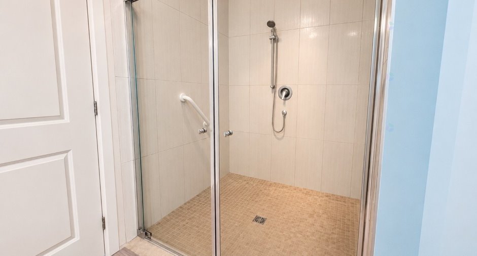 Salle de bains attenante à la CCP
