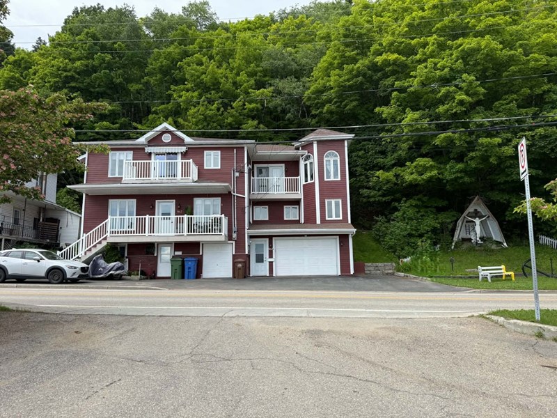 Duplex à vendre à Petite-Rivière-Saint-François — 962 - 962B, Rue Principale