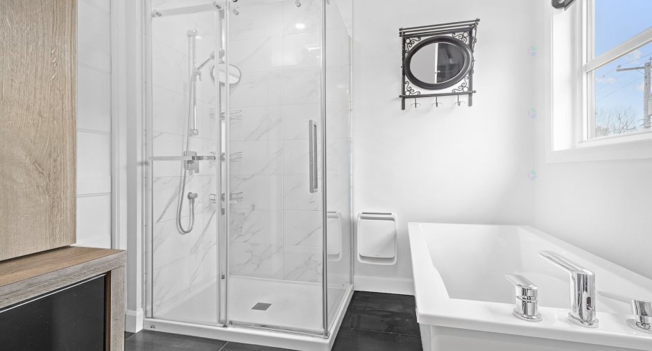 Salle de bains attenante à la CCP