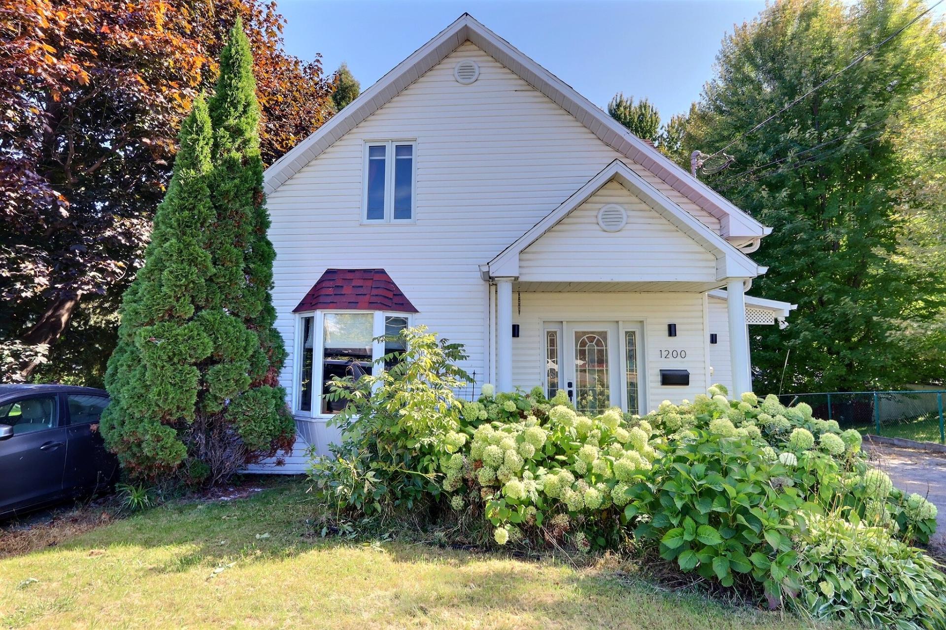 1200 Rue Notre-Dame E. — photo 3