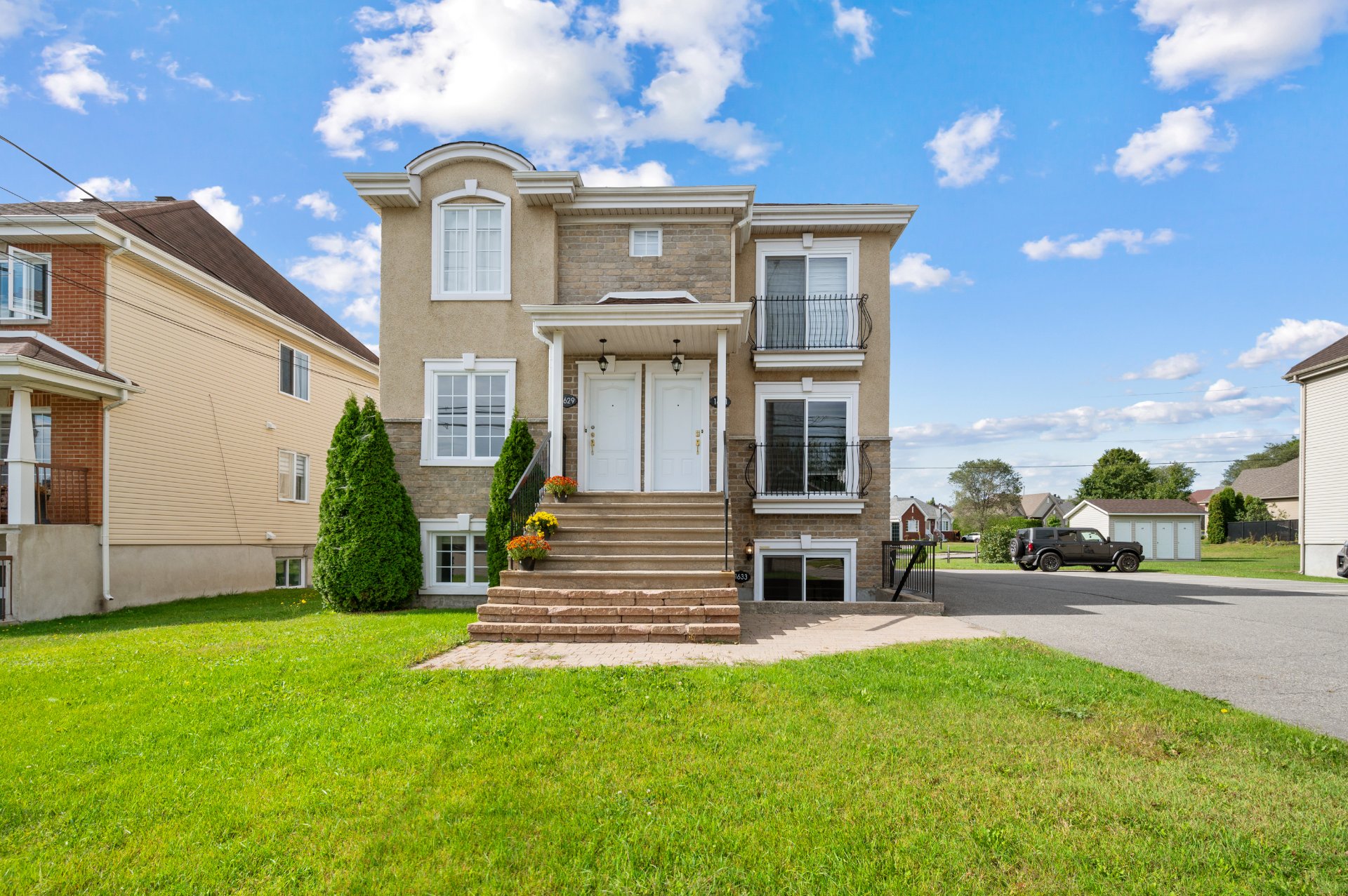 1633 Mtée Ste-Therese — photo 1
