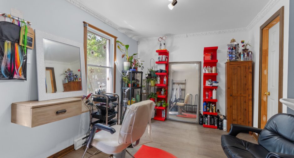 Salon