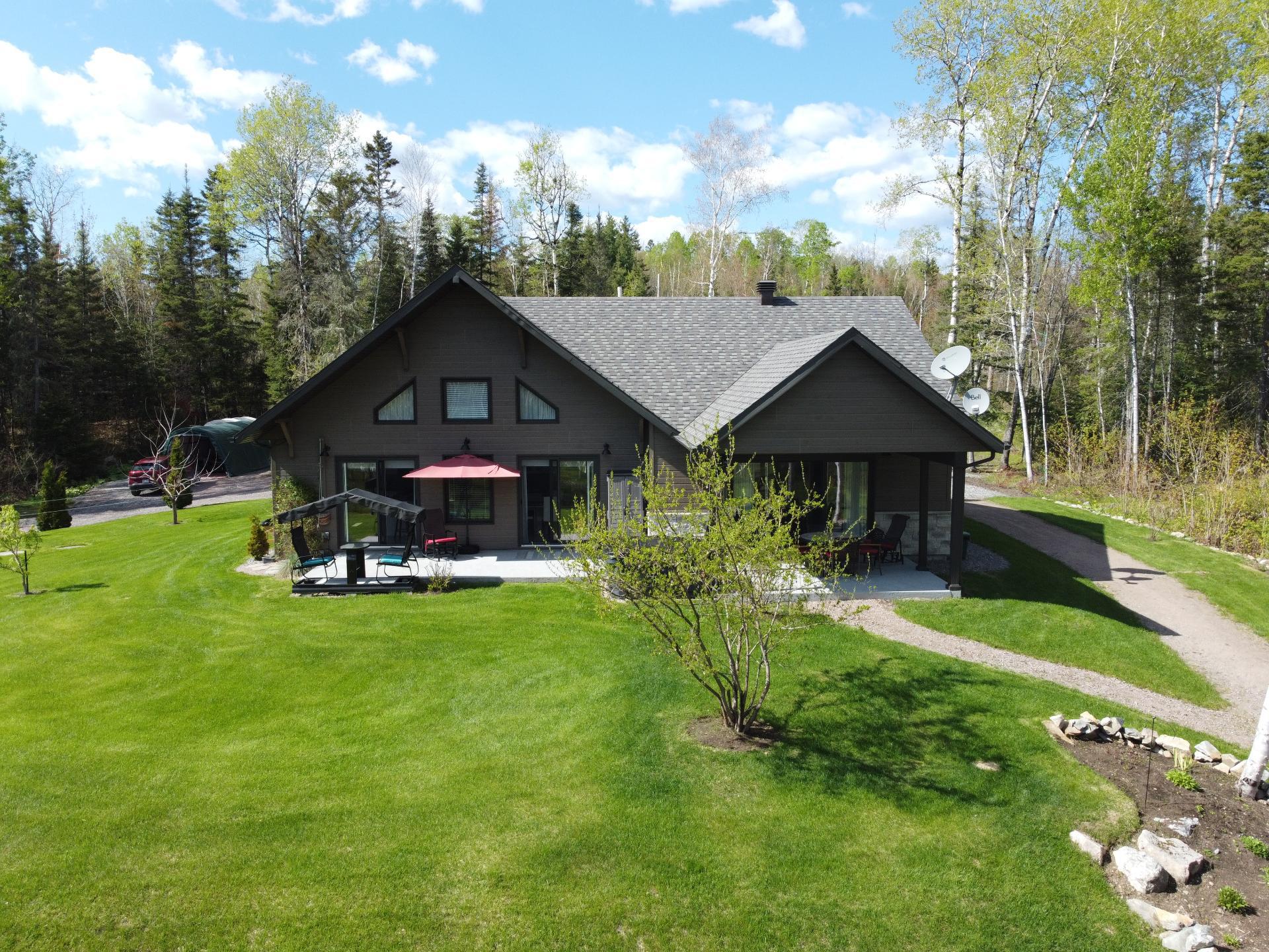 2201 Ch. de la Baie-des-Trèfles — photo 1