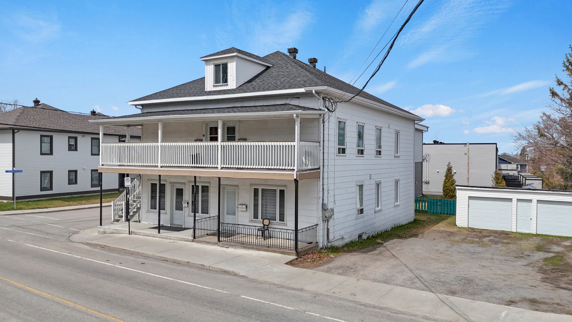 166-170 Rue St-Pierre — photo 3