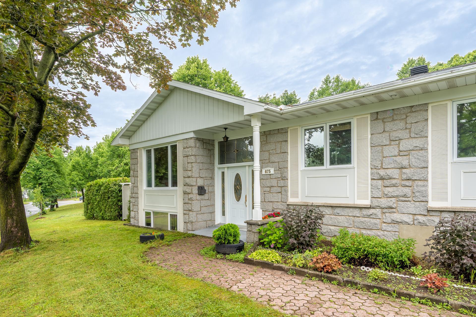 675 Av. du Colonel-Jones — photo 2