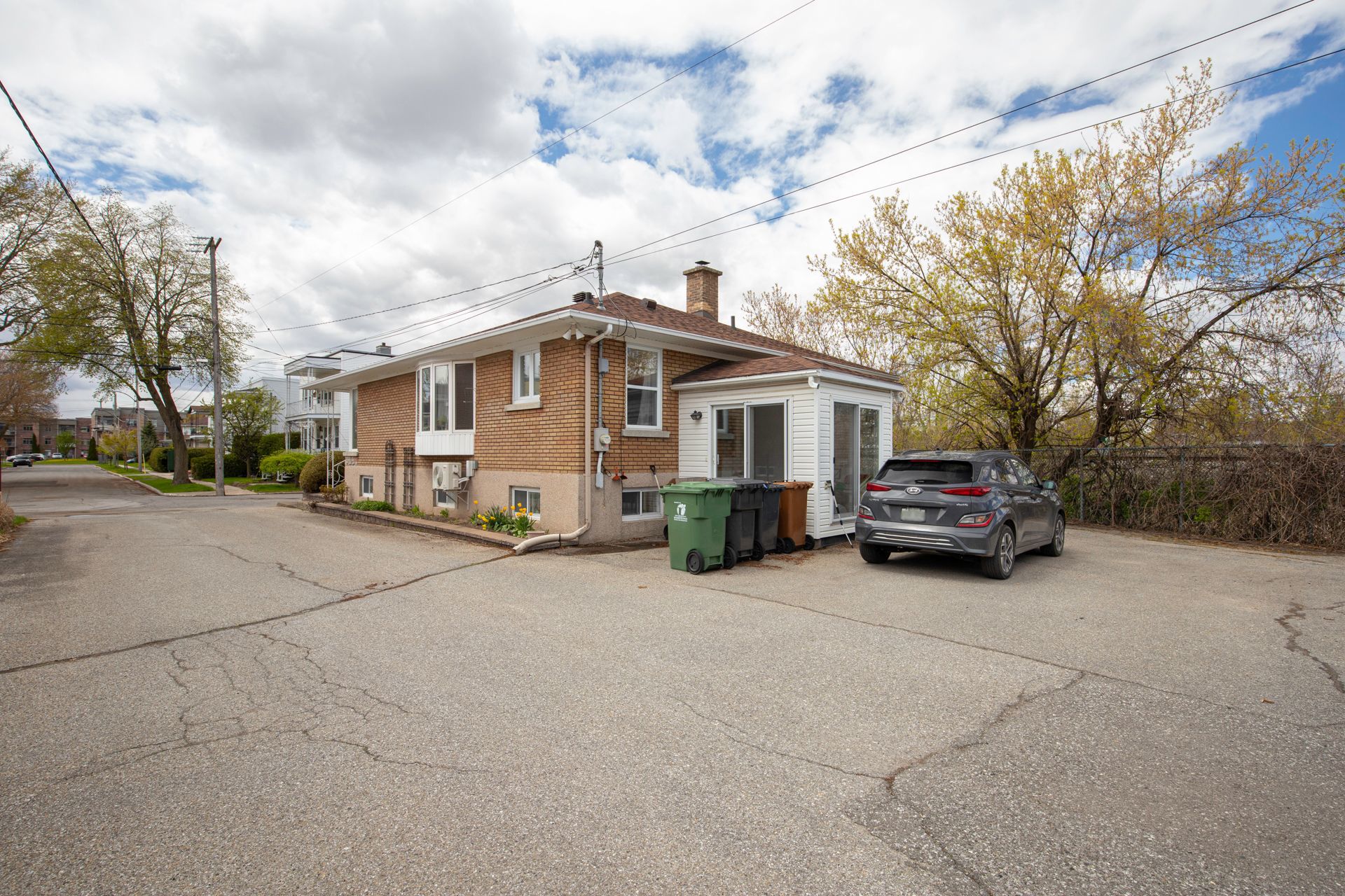 1400 Av. De La Bruère — photo 2