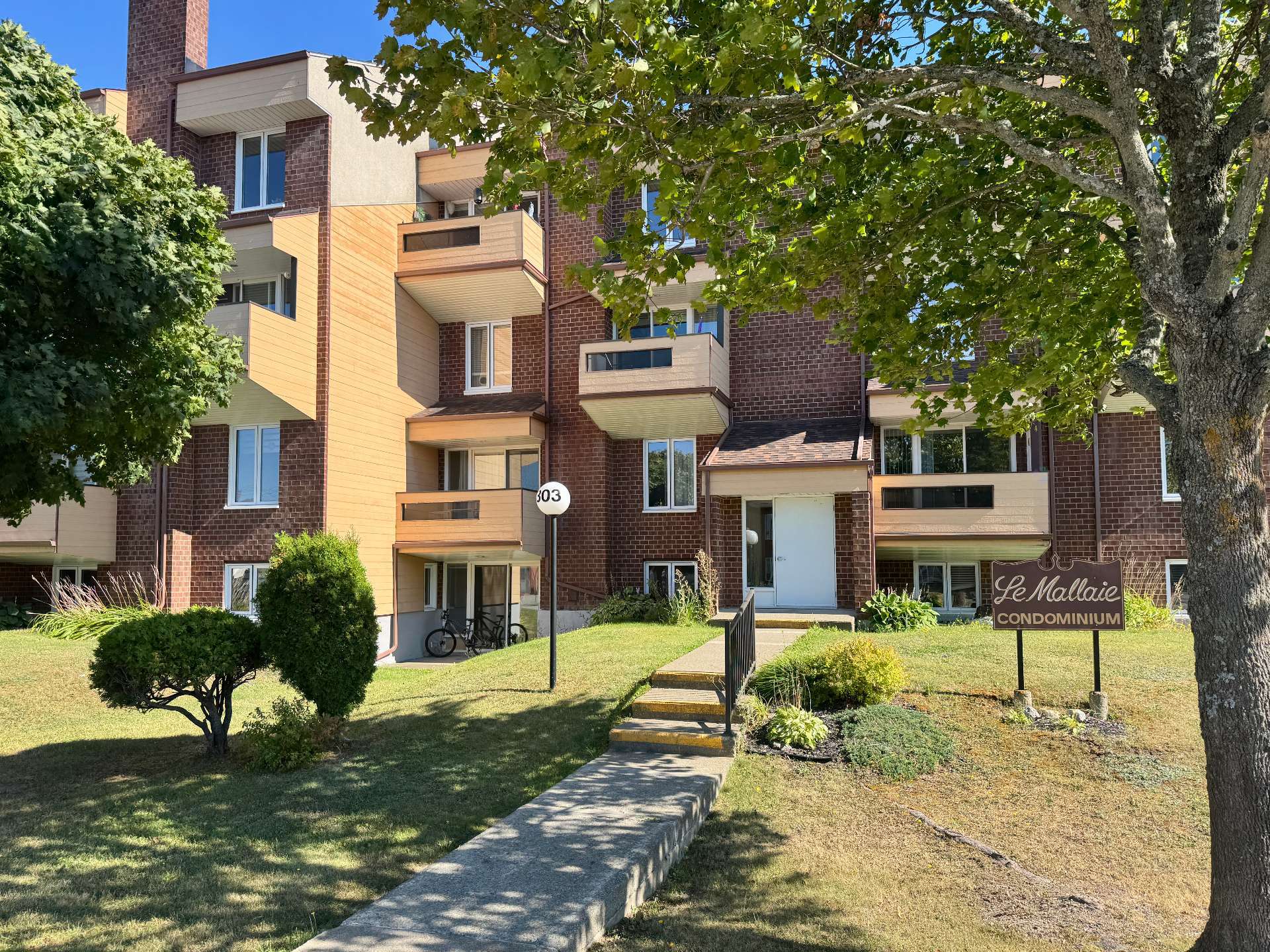 303 Rue Monseigneur-Plessis (#A02) — photo 2