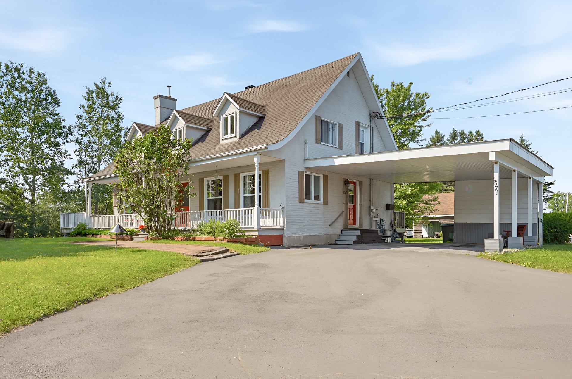 1571 Rue Dumas — photo 3