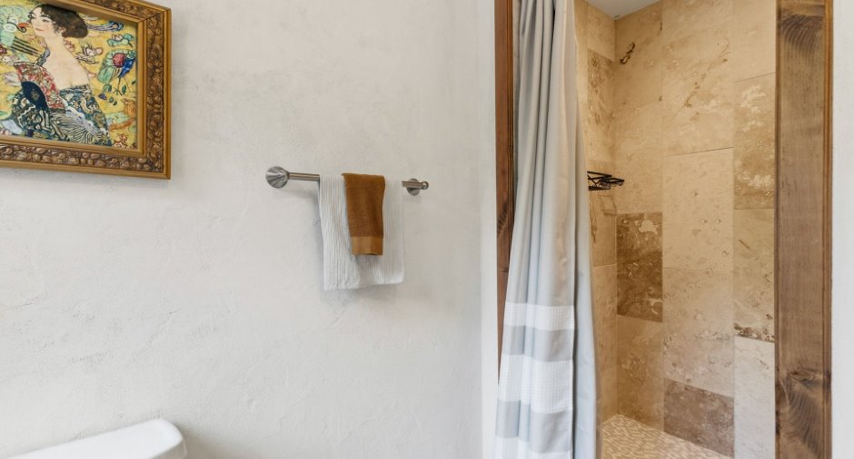 Salle de bains attenante à la CCP